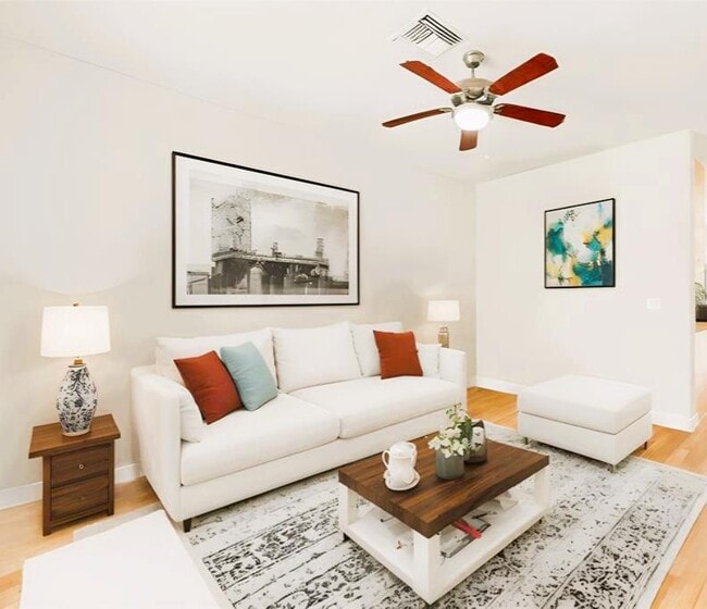 Foto del edificio - 13420 Lyndhurst St