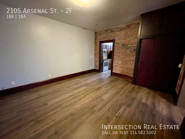 Foto del edificio - 2105 Arsenal St