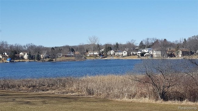 Building Photo - 4884 Harbor Point Dr