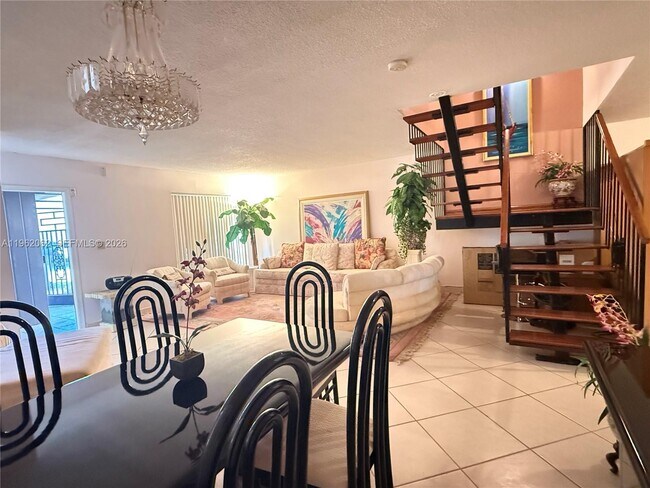 Foto del edificio - 6500 Kendale Lakes Dr