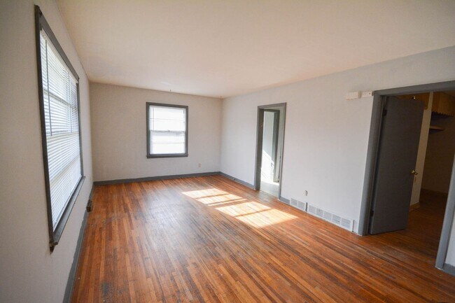 Foto del edificio - 614-620 10th St SE