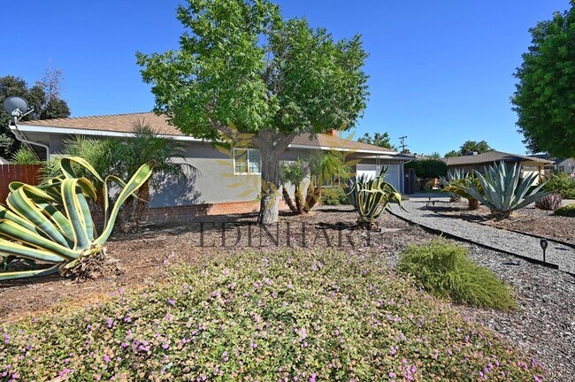 Foto del edificio - 5568 N Millbrook Ave