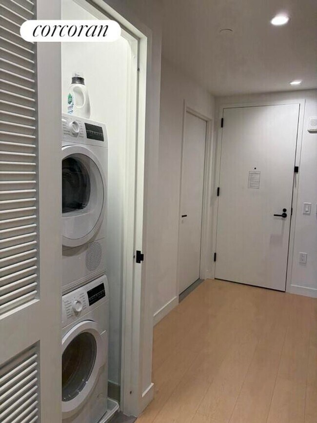 Building Photo - 480 Kent Ave