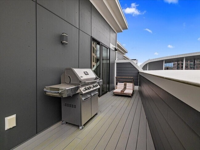 Building Photo - 50 Hichborn St