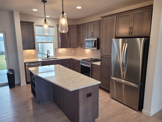 Cocina bien distribuida. - 1869 N Skagit Dr