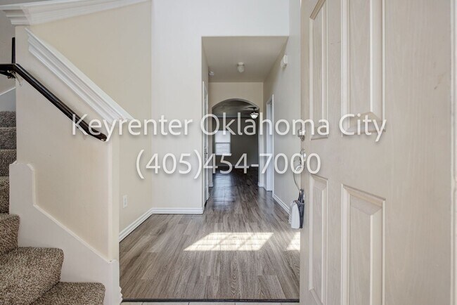 Foto del edificio - Stunning 5BD, 2 1/2 BTH Home Seconds away from John Kilpatrick Turnpike in YUKON!