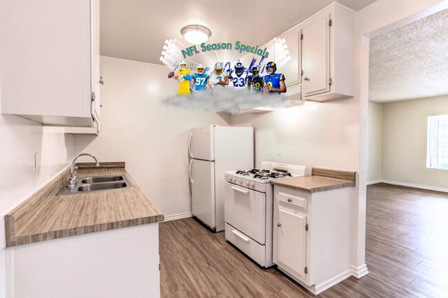 2 BR , 1 BA - Kitchen - Petrol East
