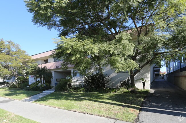 Building Photo - 3734 Clarington Ave