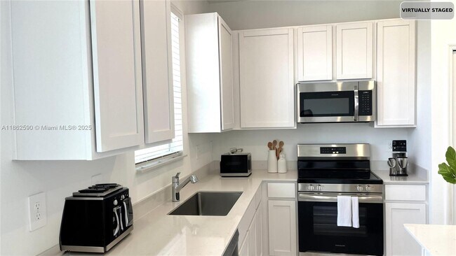 Building Photo - 2653 Skyline Lp