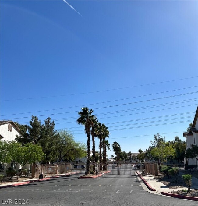 Building Photo - 5650 E Sahara Ave