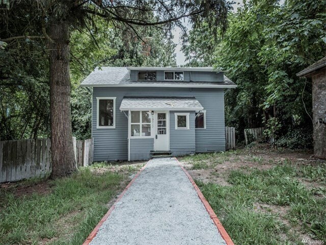 Photo - 13912 55th Ave S (Tukwila, WA)