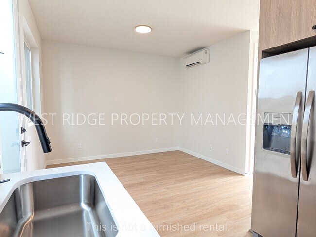 Foto del edificio - 6285 NE 19th Ave