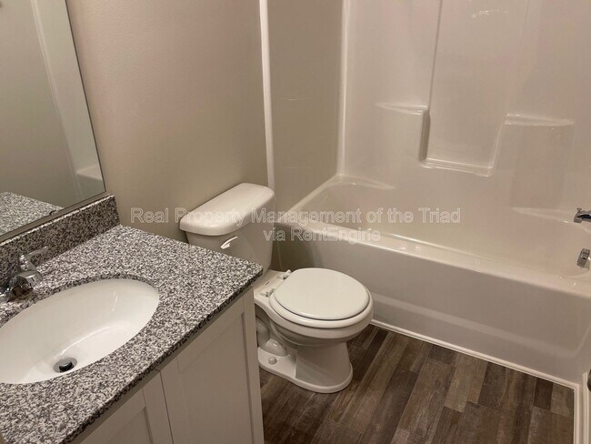 Foto del edificio - 3824 Miller Dr