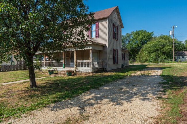 Building Photo - 421 N Meridian Ave