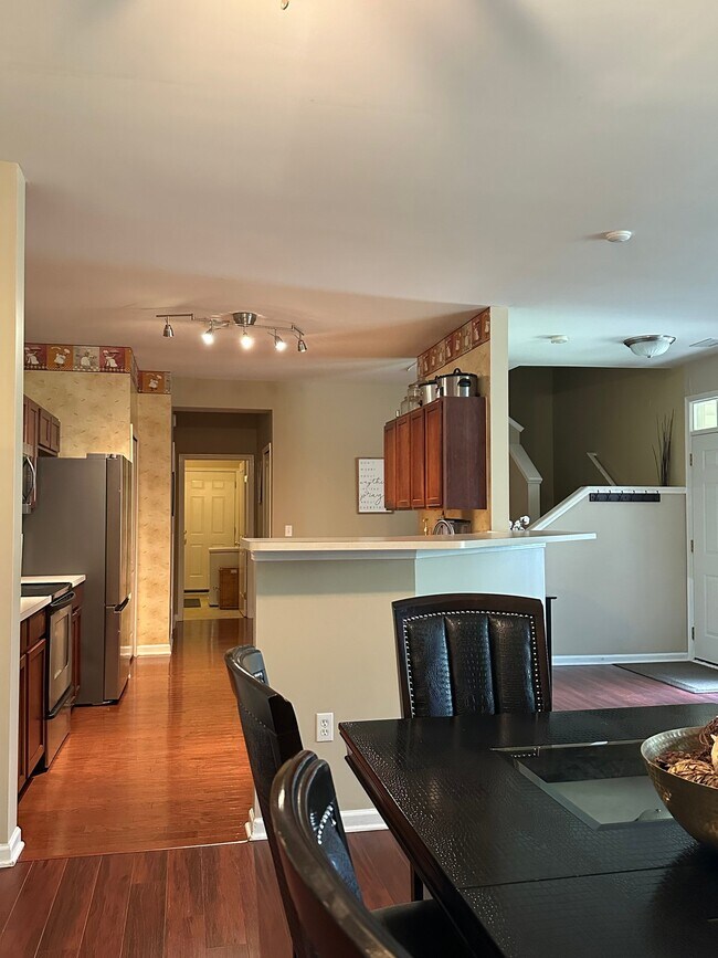 Foto del edificio - 47480 Pembroke Dr