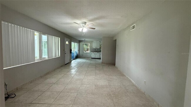 Foto del edificio - 1148 W Lakeview Cir