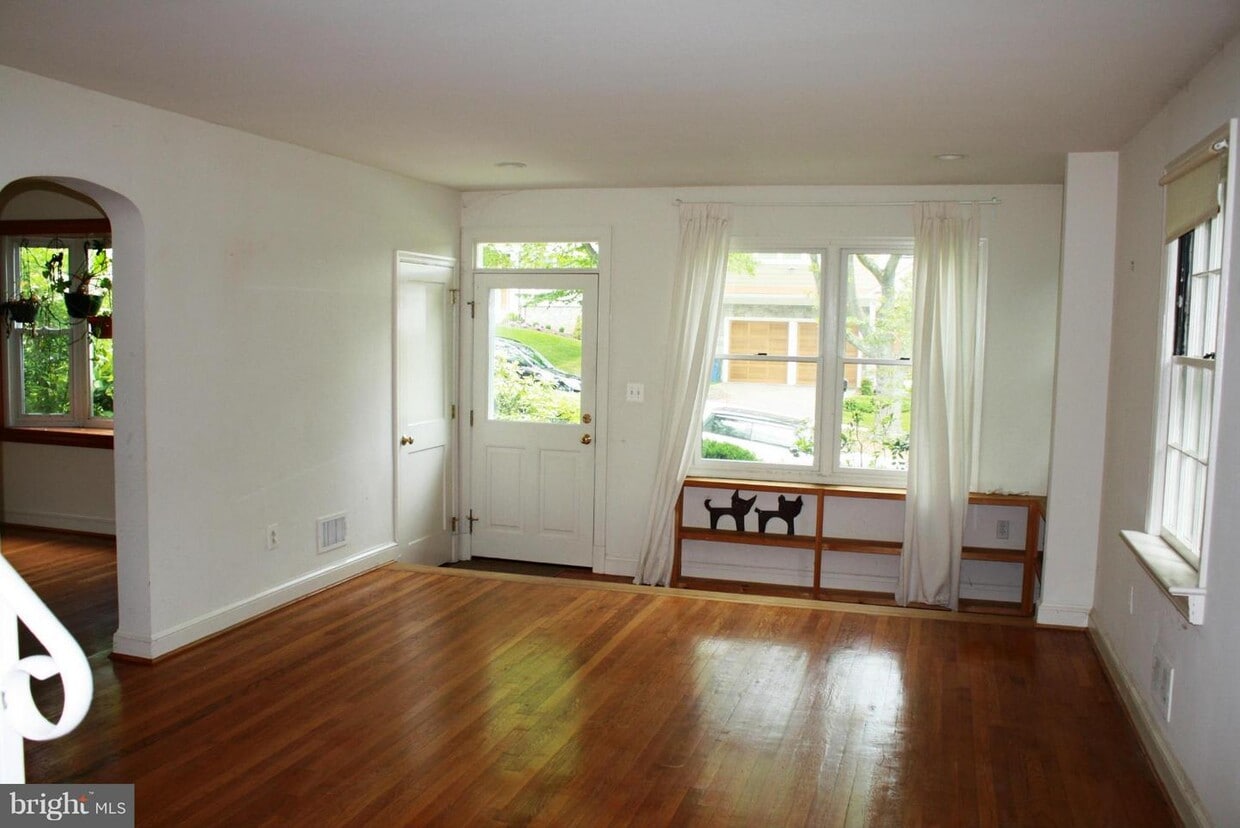 5600 Lone Oak Dr, Bethesda, MD 20814 House Rental in Bethesda, MD