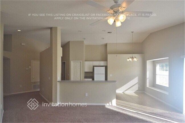 Foto del edificio - 22828 Roderick Dr