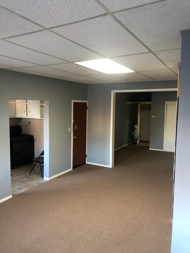 Building Photo - 9324 Corona Ave