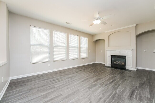 Foto del edificio - 600 Simonton Crest Dr SE