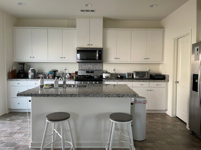 Building Photo - 27474 Basalt Way