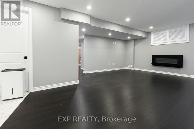 Building Photo - 526 Woodbine Ave