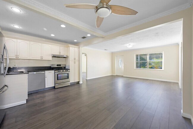 Foto del edificio - 1535 Plunkett St