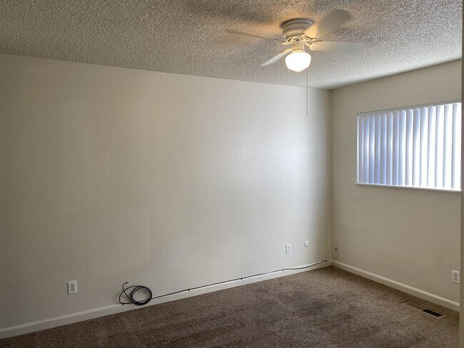 Building Photo - 2212 Vera Cruz Dr