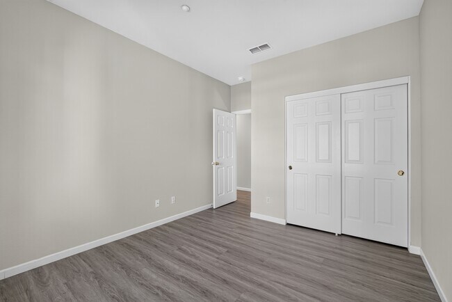 Building Photo - 5858 Hazelwood Cmn