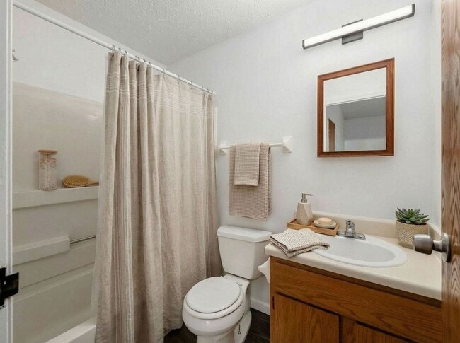 Building Photo - Duke Phillip