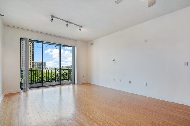 Foto del edificio - 5 E 14th Pl