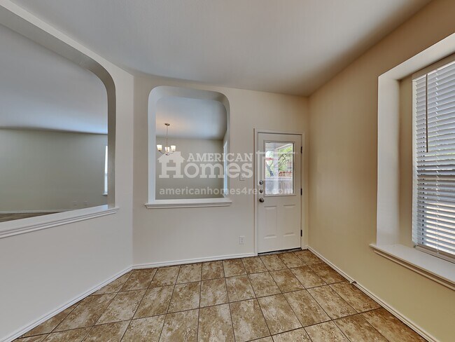 Foto del edificio - 9319 Foxgrove Way