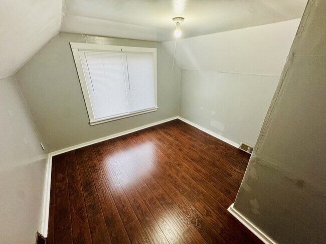 Foto del edificio - 301 S Spring St