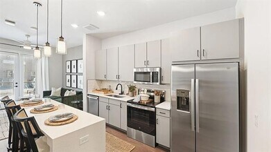 Building Photo - 1735 N Greenville Ave