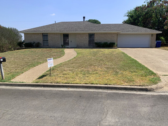 Building Photo - Single Family Home