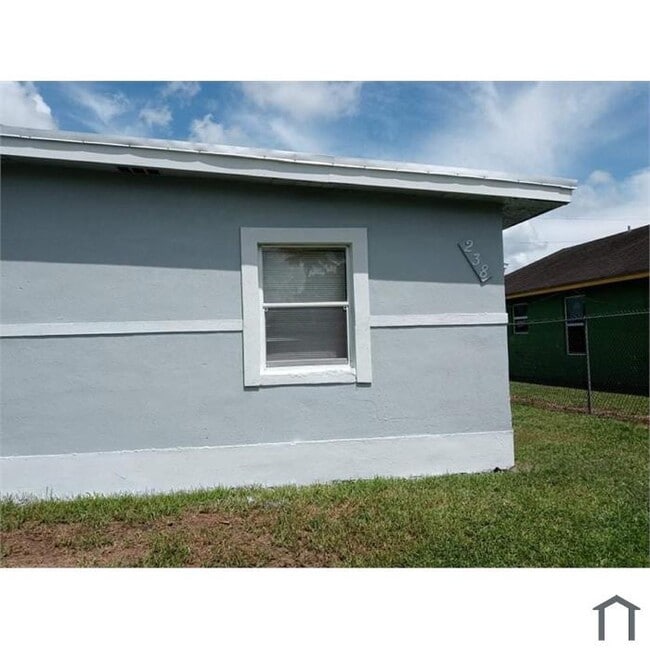 Foto del edificio - 238 NW 11th Ave