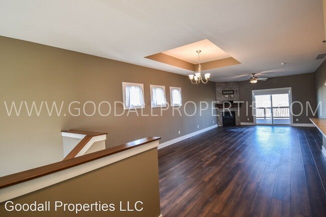 Building Photo - 4 br, 2 bath House - 39 SE Pembrooke Ln