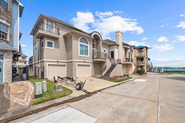 Building Photo - 18822 Windward