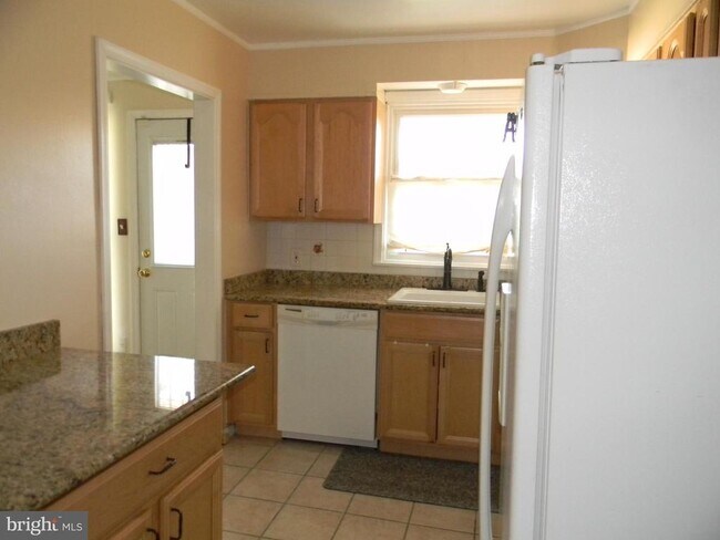 Building Photo - 3536 Lynne Haven Dr