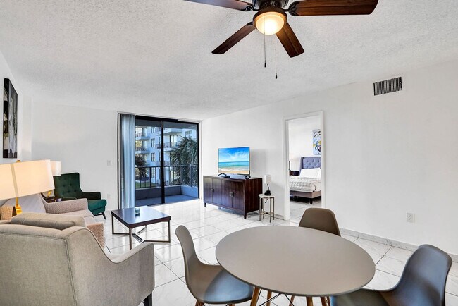 Foto del edificio - 777 NW 155th Ln
