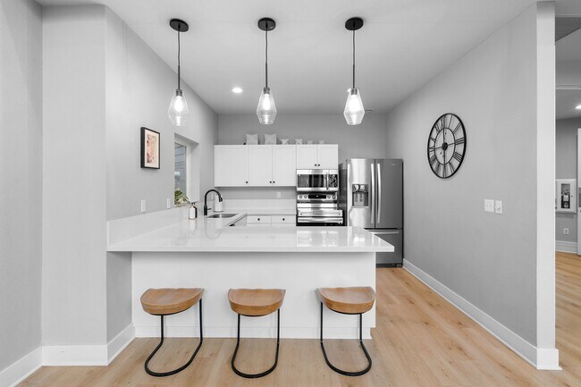 Foto del edificio - Center Pointe Apartment Homes