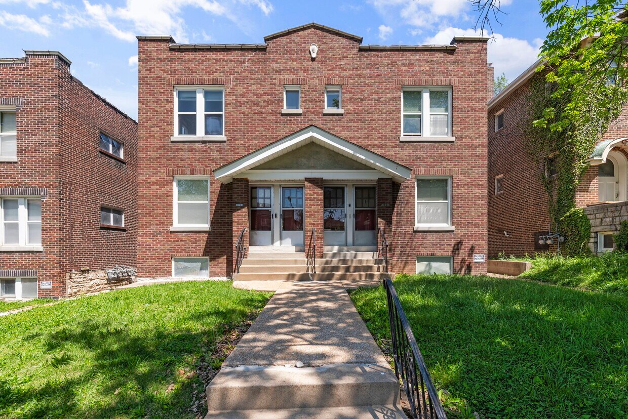 Foto principal - 3925 Dunnica Ave