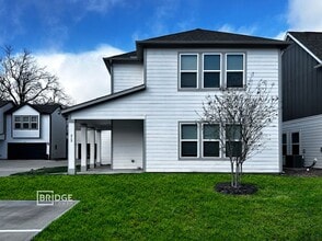 Building Photo - 315 Huisache St