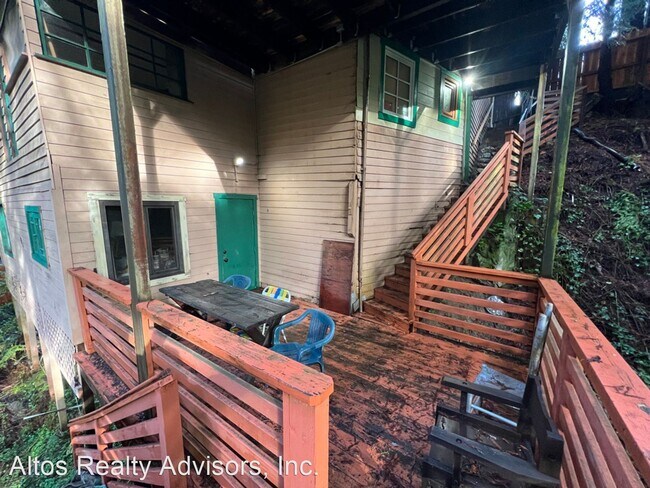 Building Photo - 4 br, 2 bath House - 14515 Big Basin Way