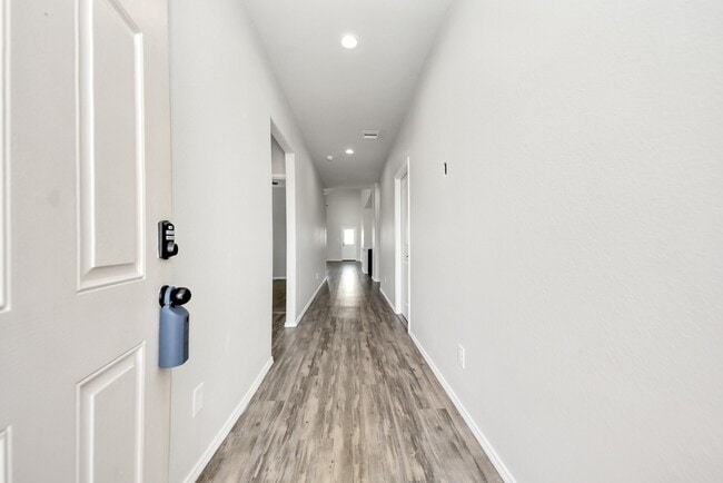 Building Photo - 20914 Iris Bloom St