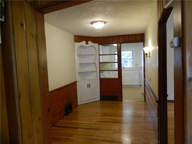 Building Photo - 1046 Grace St