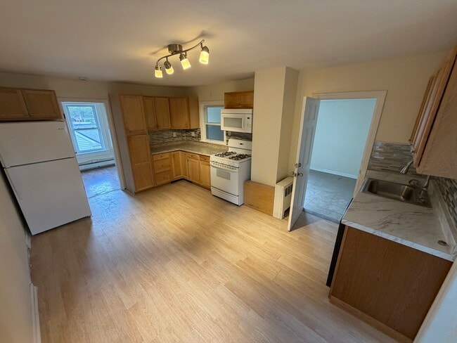 Foto del edificio - 63 Westville Ave