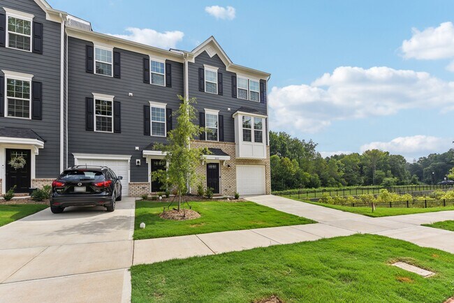 Building Photo - 3222 Beeler Ln