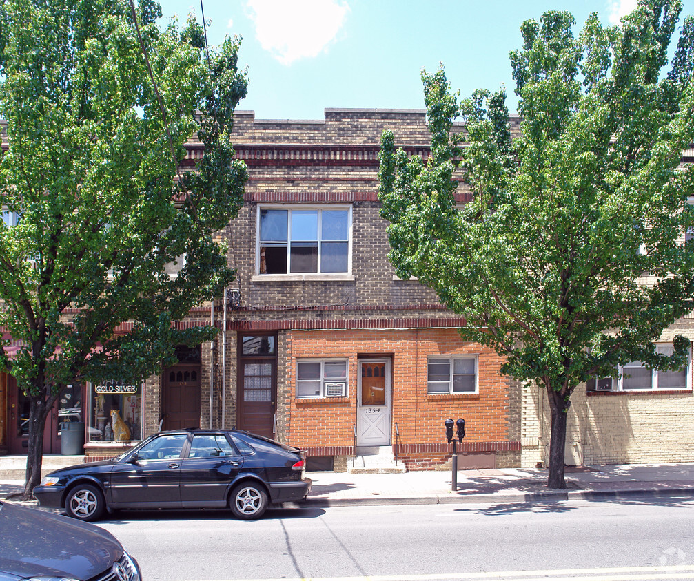 Building Photo - 135 Anderson Ave