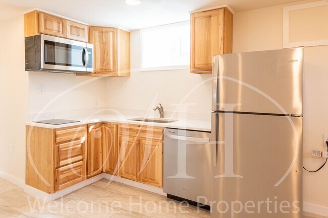 Building Photo - Newly Remodeled 1 Bedroom in a Park-like Setting